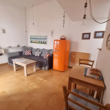 Fantastico Apartamento Con Jardin Privado Y Piscina Para 4 Personas En Cap D'artrutx En Ciutadella De Menorca Apartman